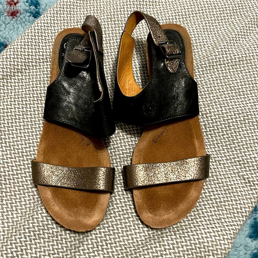 Sofft Sandals 1-2” heel EC sz 8